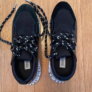 Steve Madden Sneakers size 6